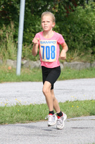 Suden Heidi Einsbor kiersi 2,8 km:n lenkin. 