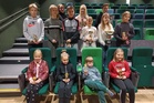 Vuoden 2021 palkitut. Alarivi vasemmalta: Maija-Inkeri Merenlehto, Eevi Yli-Alho, Aarni Oksanen ja Iita Petäjoki. Keskirivi vasemmalta: Mauri Merenlehto, Janette Vilen, Daniel Keula, Helga Eskola, Emilia Sjöroos ja Piitu Petäjoki. Ylärivi vasemmalta: Kaisa Äijälä, Iida Verainen ja Eelis Eskola. Kuvasta puuttuvat Sofia Holmlund, Seela Vilkkinen, Peppi Mustonen, Veera Markula, Nestori Merenlehto, Samuel Holmlund, Iina Päärni, Riikka Vilkkinen ja Henrika Merenlehto.